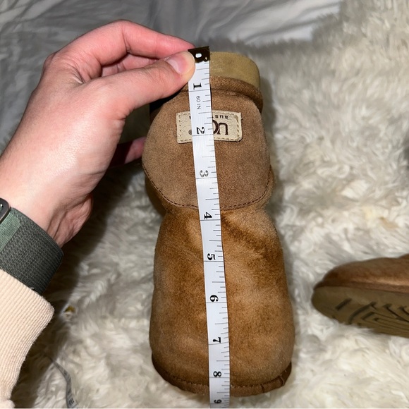 UGG | Classic Short Chestnut Suede Sheepskin Fur Lined Boots 5285 - Picture 13 of 14